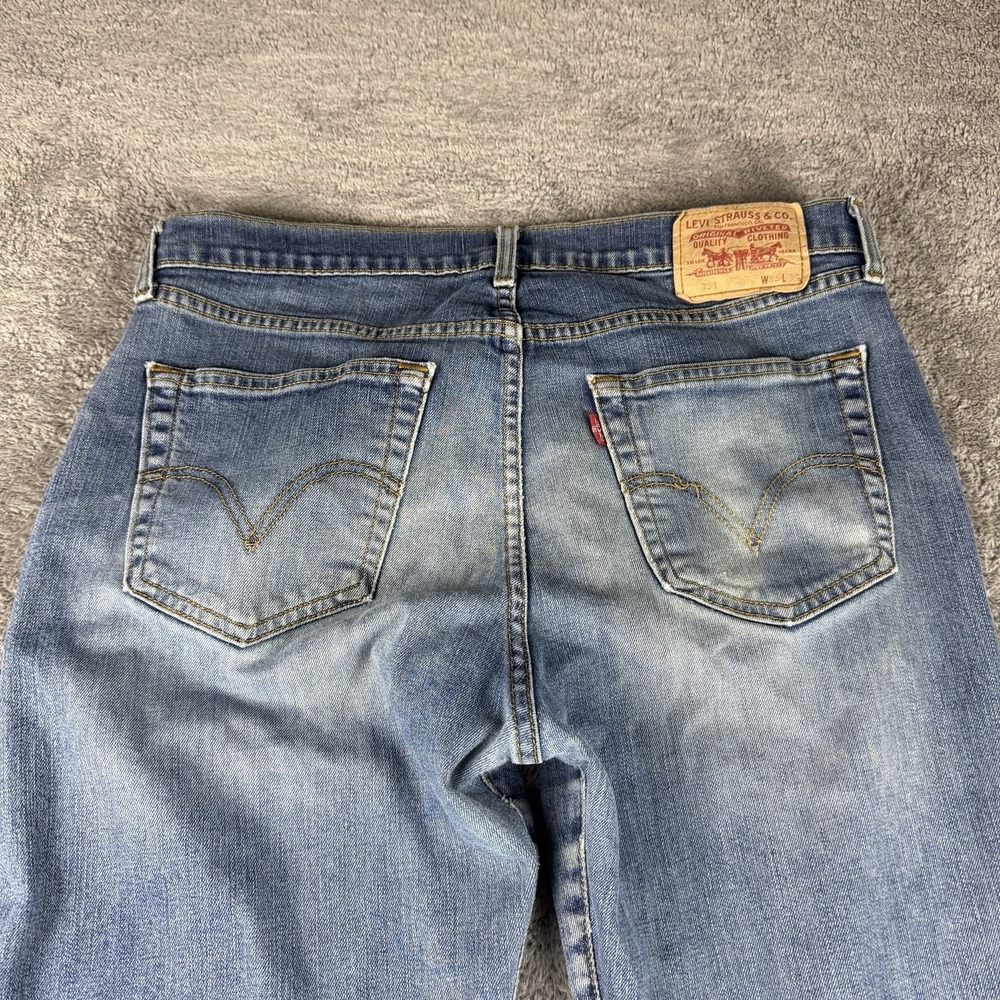 Levis 751 Regular Fit Straight Jeans Mens 36x30 Blue Medium Wash - Picture 16 of 16